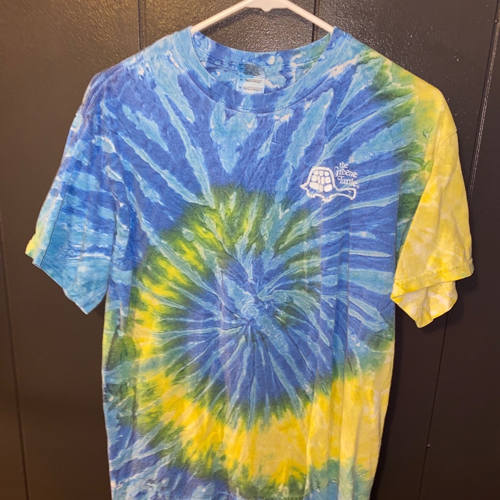 The Greene Turtle Design, Tie-Dye. Size M.